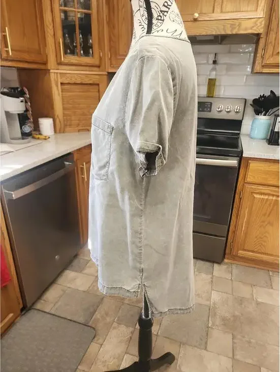 Shirt - Picture 2 of 8